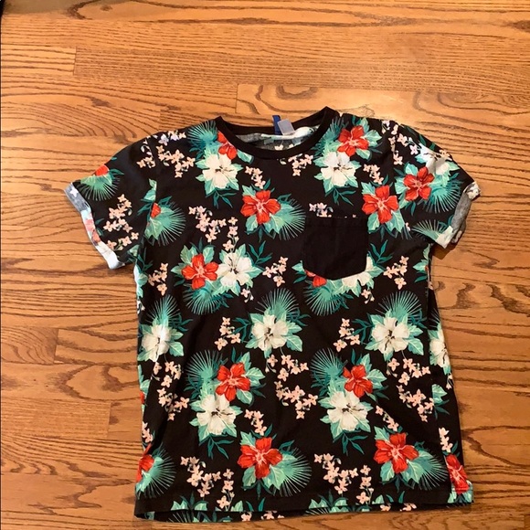 H&M Other - Floral h & m summer tee shirt